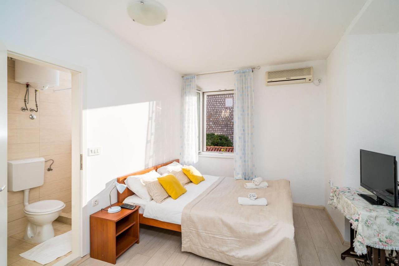 Deluxe Rooms With A Terrace View At Old City Gate Дубровник Экстерьер фото