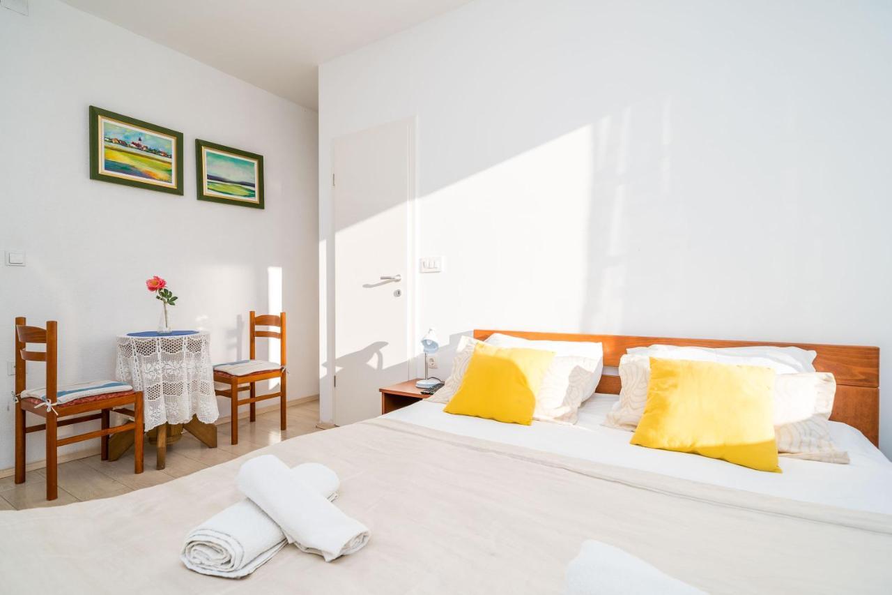 Deluxe Rooms With A Terrace View At Old City Gate Дубровник Экстерьер фото