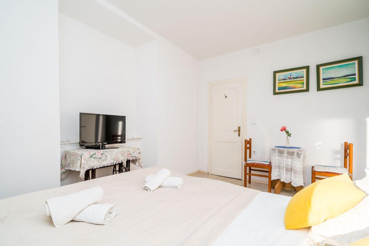 Deluxe Rooms With A Terrace View At Old City Gate Дубровник Экстерьер фото