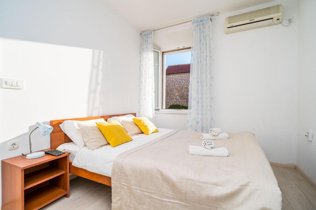 Deluxe Rooms With A Terrace View At Old City Gate Дубровник Экстерьер фото