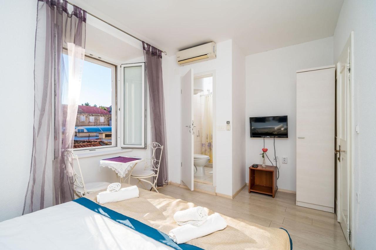 Deluxe Rooms With A Terrace View At Old City Gate Дубровник Экстерьер фото