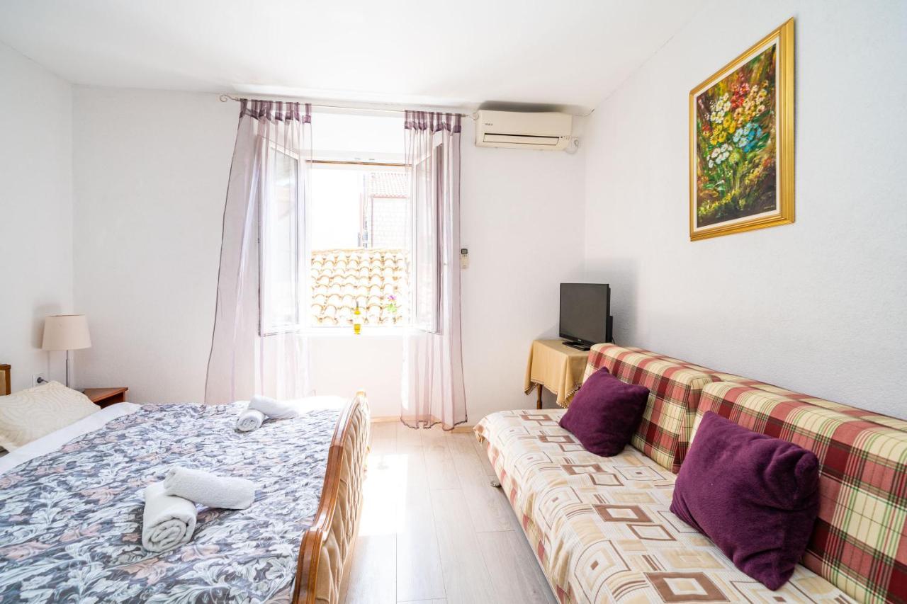 Deluxe Rooms With A Terrace View At Old City Gate Дубровник Экстерьер фото