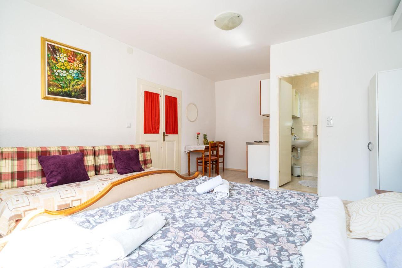 Deluxe Rooms With A Terrace View At Old City Gate Дубровник Экстерьер фото